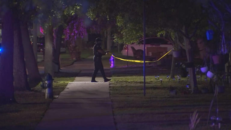 Suspects sought after shots fired into Orlando home