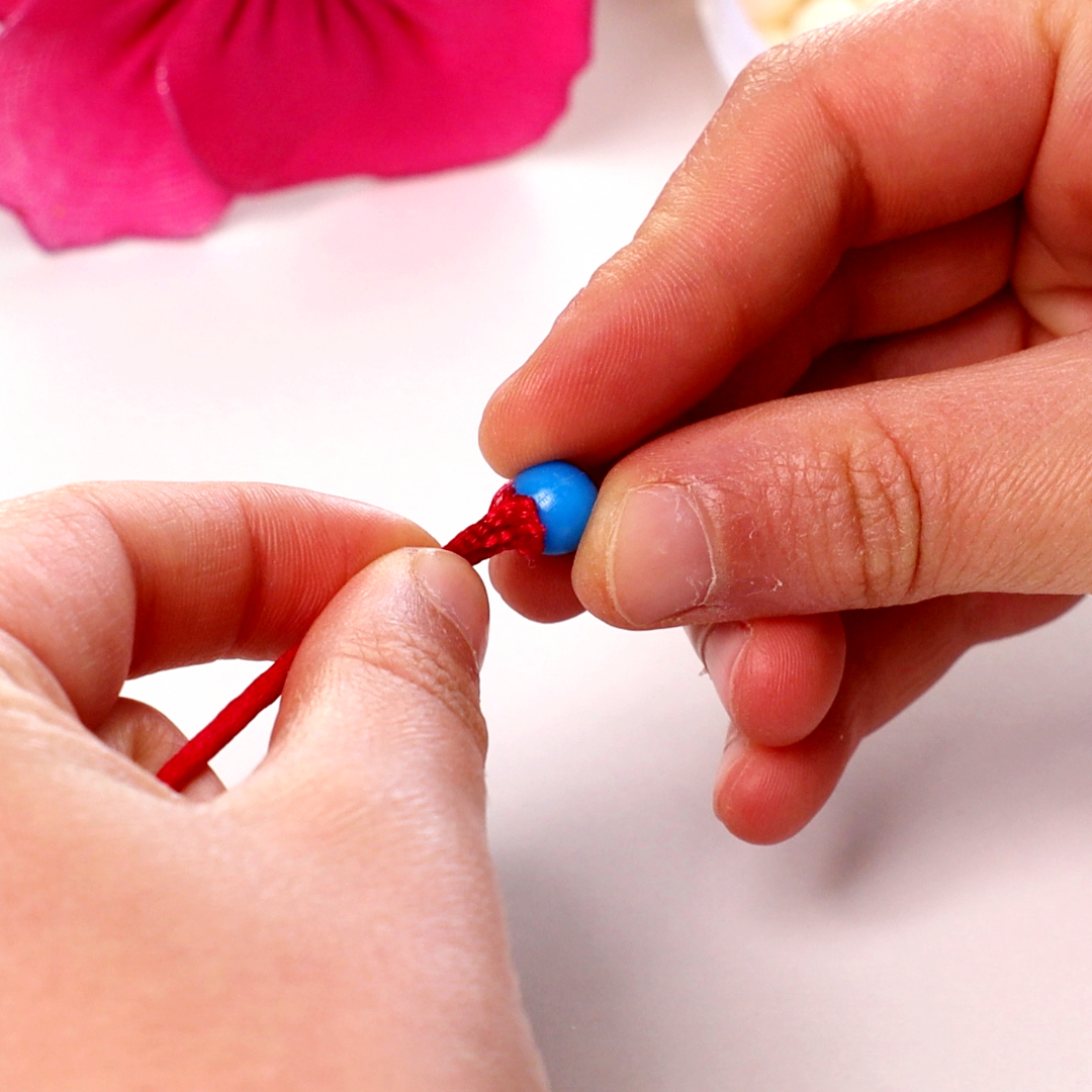 Threading beads with zero struggle 👌🎨