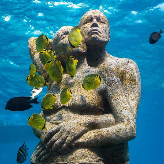 35 underwater sculptures that turn the ocean floor into an art gallery