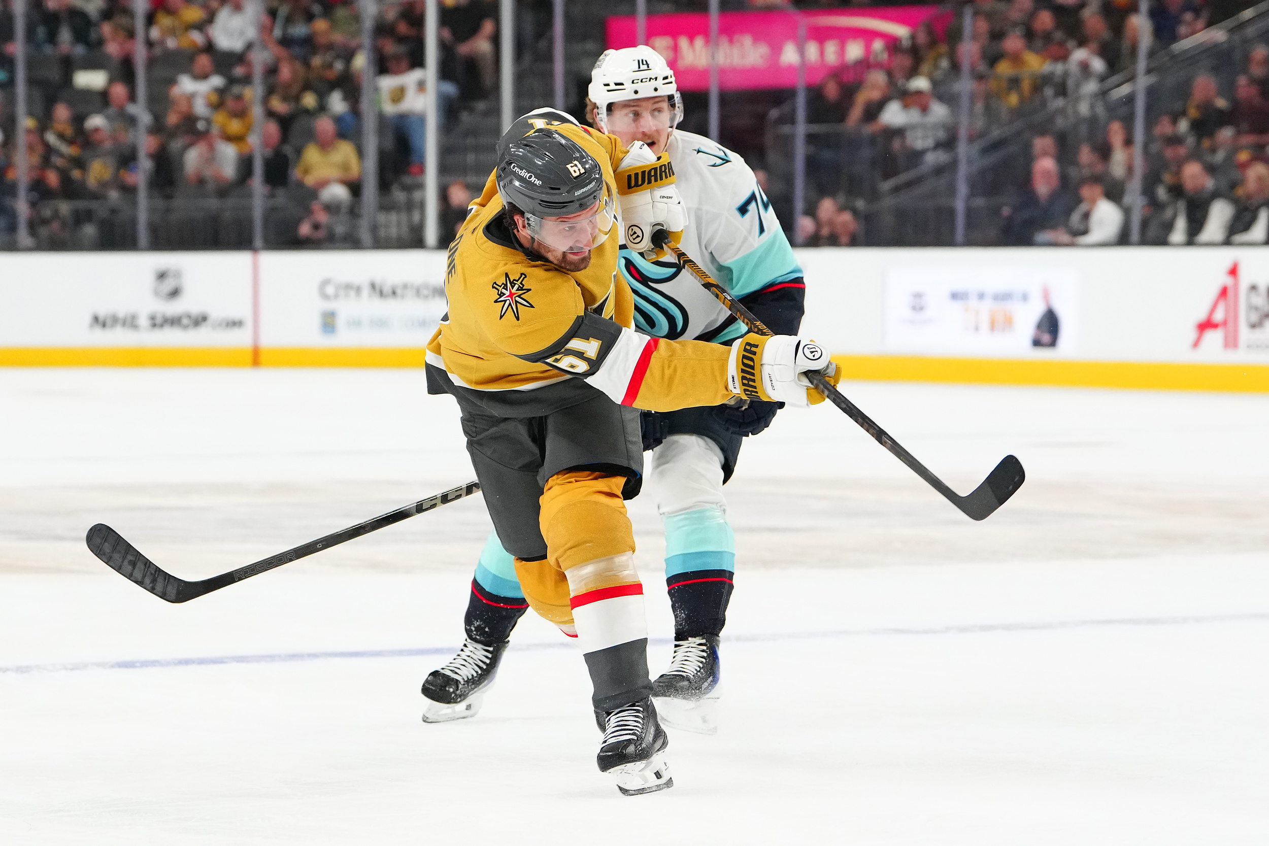 Knights knock Utah down, take game 1 4-2 at T-Mobile Arena
