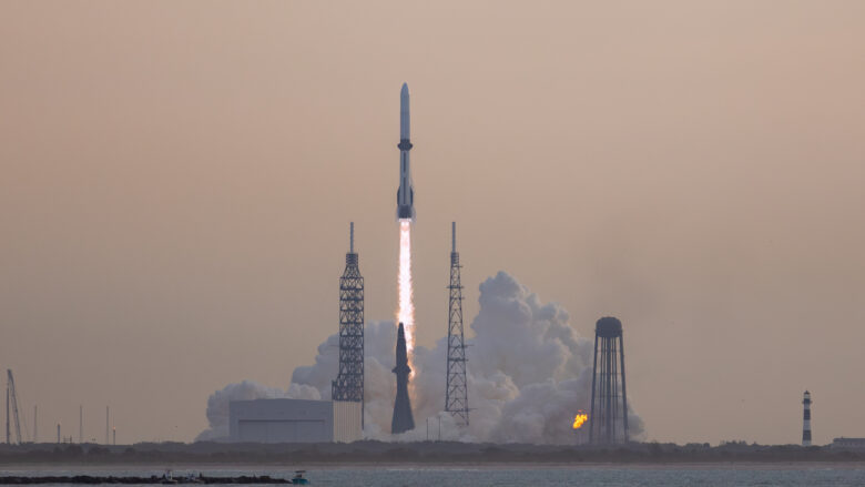 Blue Origin hergebruikt voor de eerste keer New Glenn-raket bij deels ...