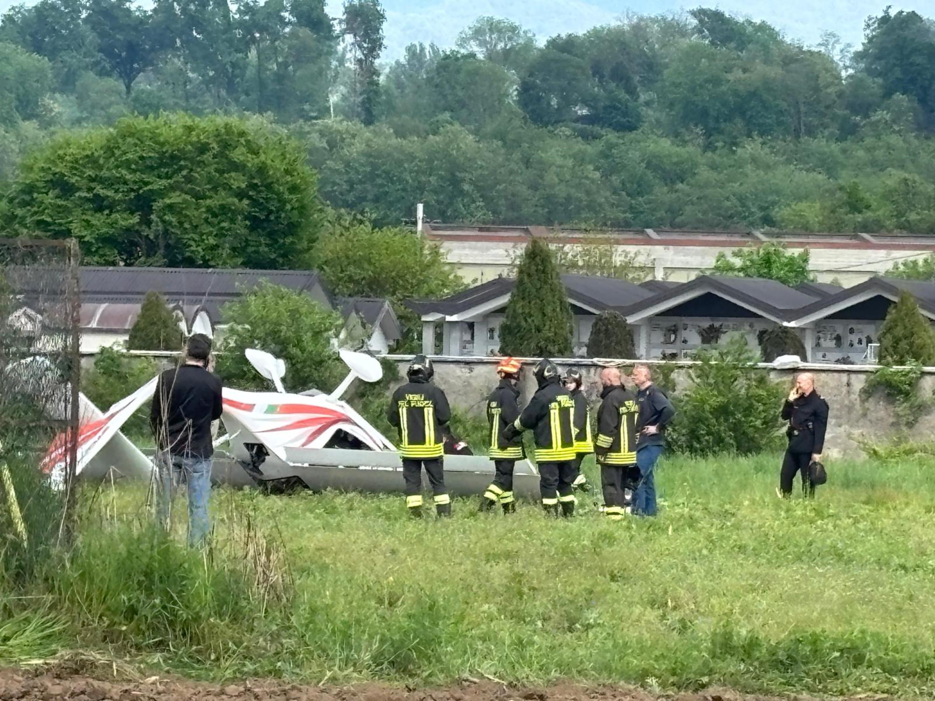 Aereo ultraleggero precipita in provincia di Varese, ferito il pilota