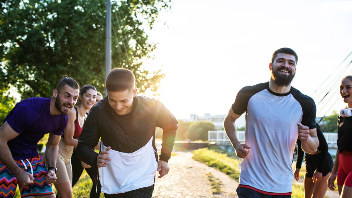 Run clubs are replacing bars for young men, here’s why everyone is joining
