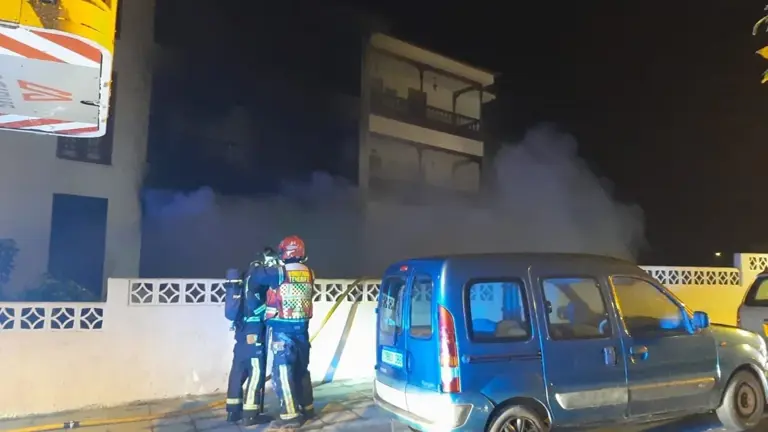 Ascienden a cuatro los muertos por el incendio de un edificio en Tenerife