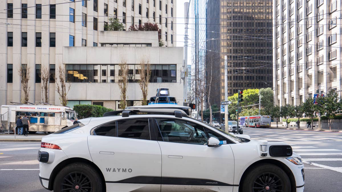 Waymo brings traffic to a standstill in major American city