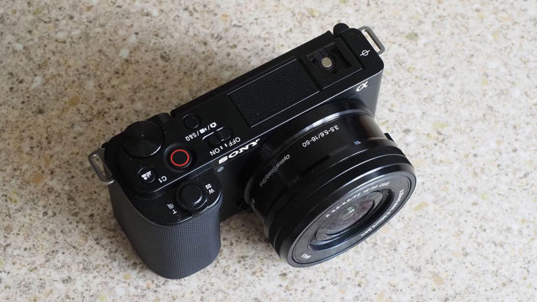 A pancake camera for pancake lenses? I hope Sony makes this rumored ...