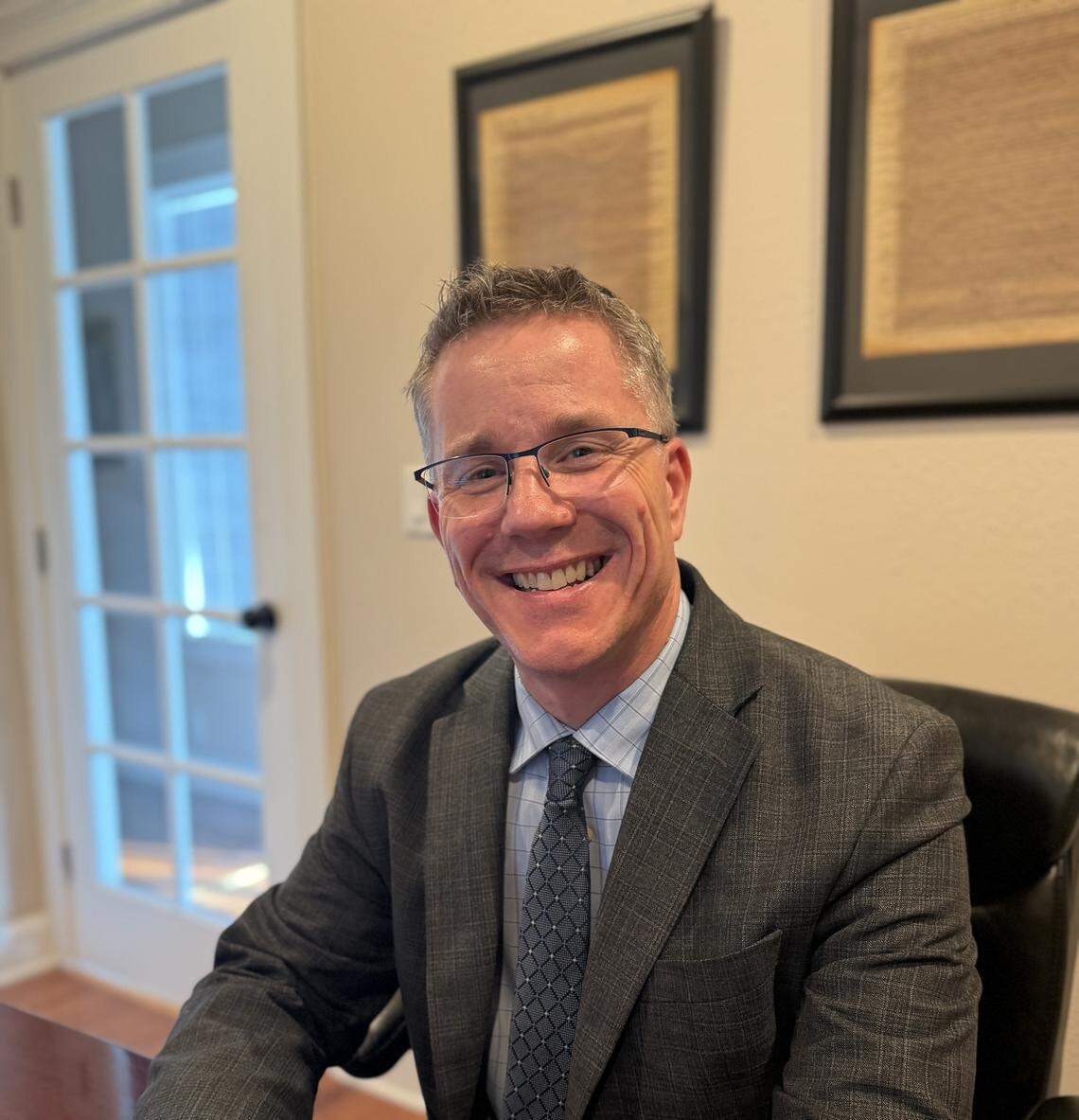 Longtime city prosecutor takes aim at Benton County judge's seat