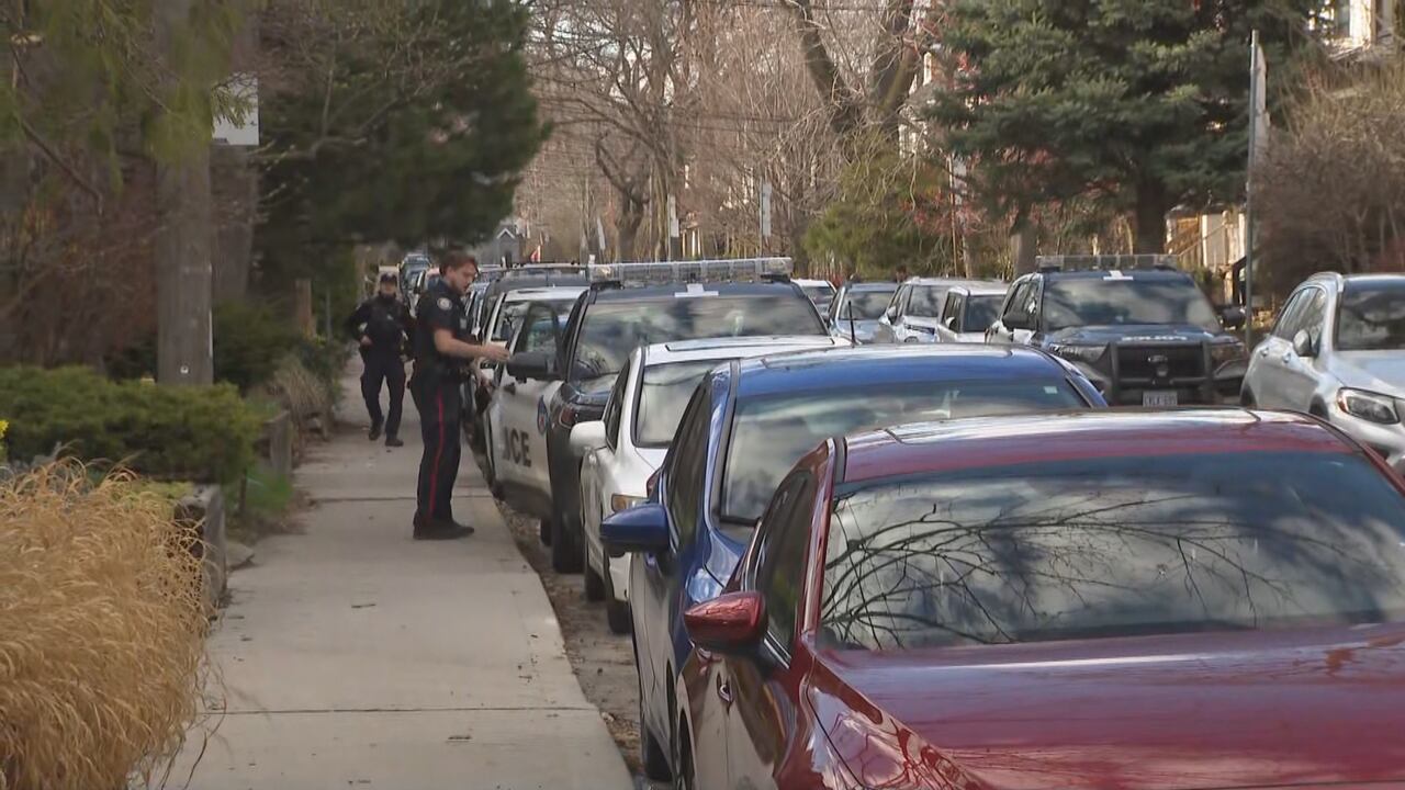 Baby dies after being found unresponsive in back of car in Toronto ...