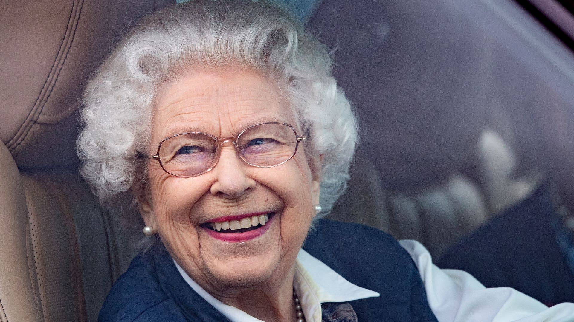 Queen Elizabeth's 'professional model' moment staff feared would 'bring ...