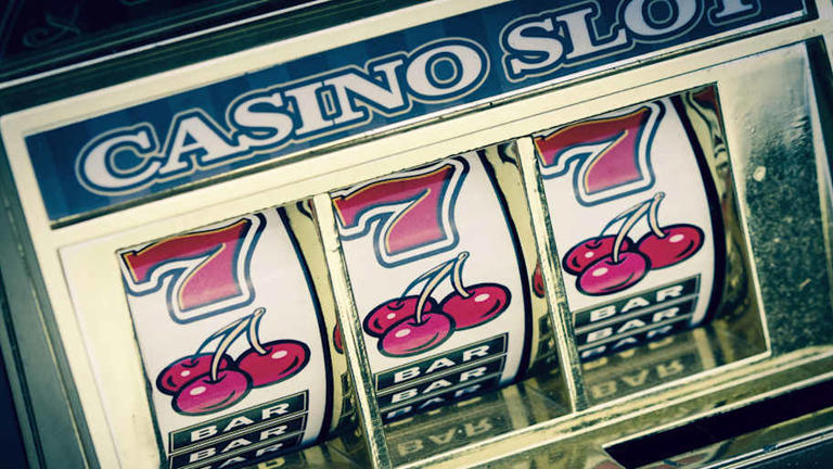 Why casinos don't have clocks: It may not be the reason you're thinking