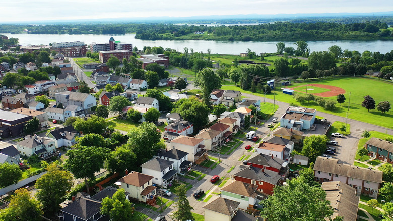 Between Kingston and Montreal is Canada's riverside city with a museum ...