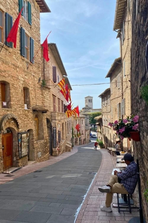 Assisi in spring: Calendimaggio, Saint Francis and Umbrian cuisine