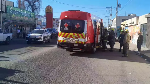 Mujer de la tercera edad es atropellada por pick-up en colonia Villa Sonora