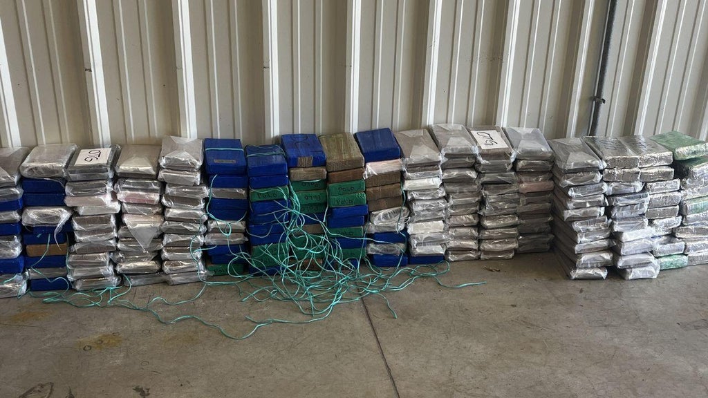 Nearly 400 pounds of cocaine seized during traffic stop in Putnam County, Indiana