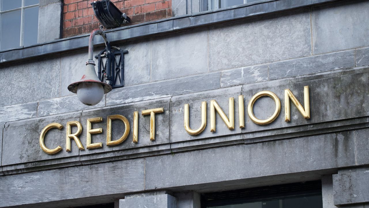 What are the perks of banking with a credit union?