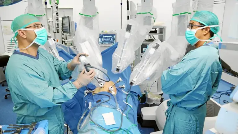Médicos y robots: entre la precisión tecnológica y el alma humana