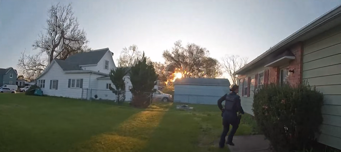 Mishawaka police officers save person from burning home