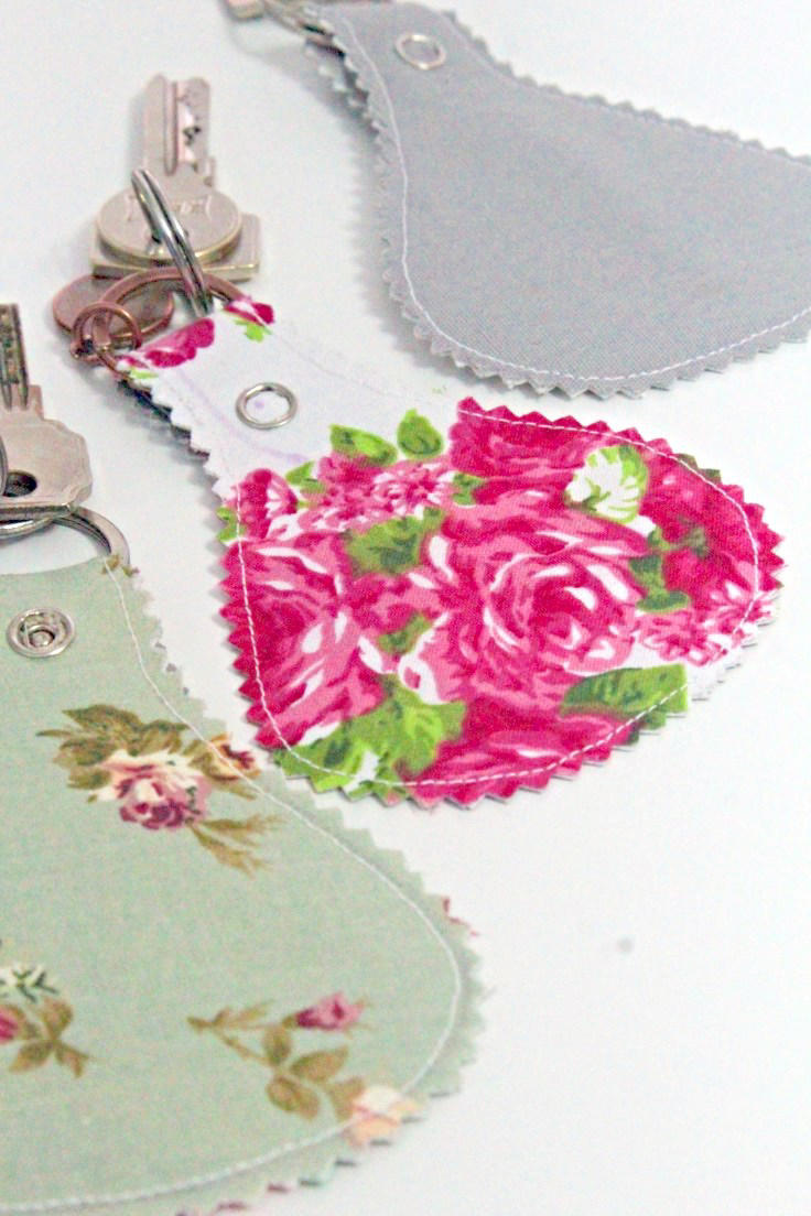 DIY keychains: 35+ ideas to gift or sell