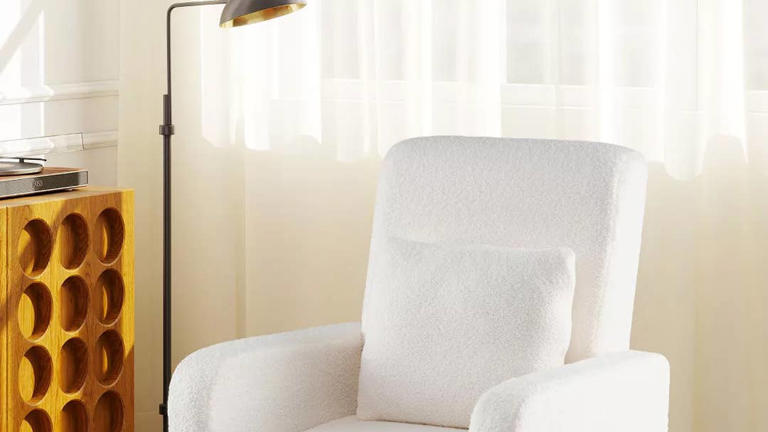 Save 45% on Target's cozy Costway teddy accent chair — now just $140!