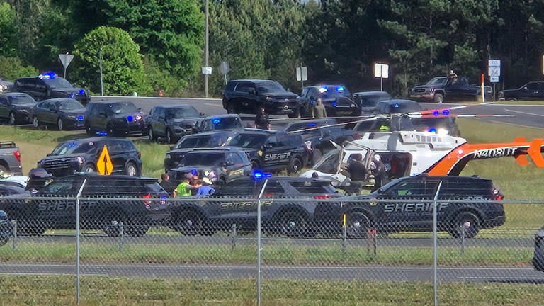 Deputy shot during traffic stop in Anderson Co. shooting, suspect dead