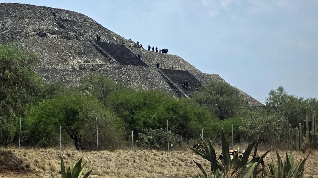 Shooter at Mexico's Teotihuacan pyramids kills Canadian tourist, wounds ...