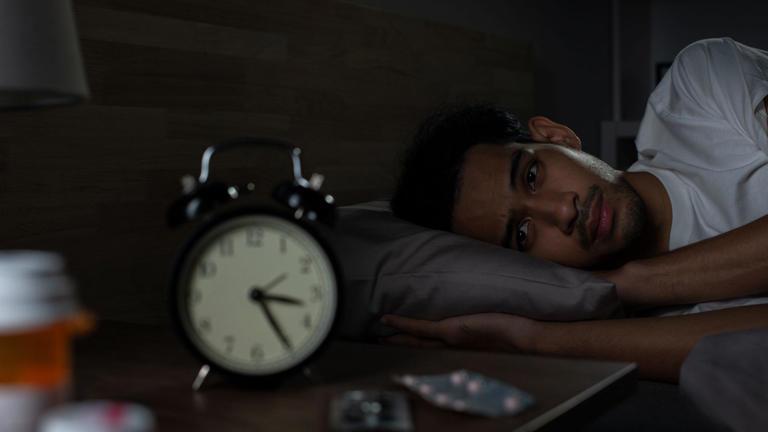 A maioria das pessoas acorda rapidamente ao longo da noite e não percebe