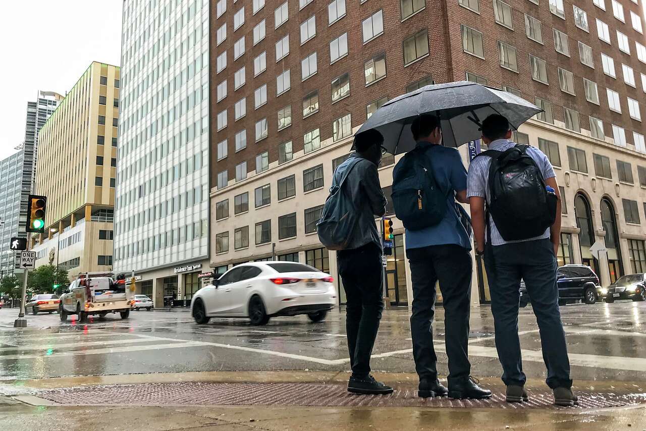 Storms across Dallas-Fort Worth bring rainy commute for some Tuesday ...