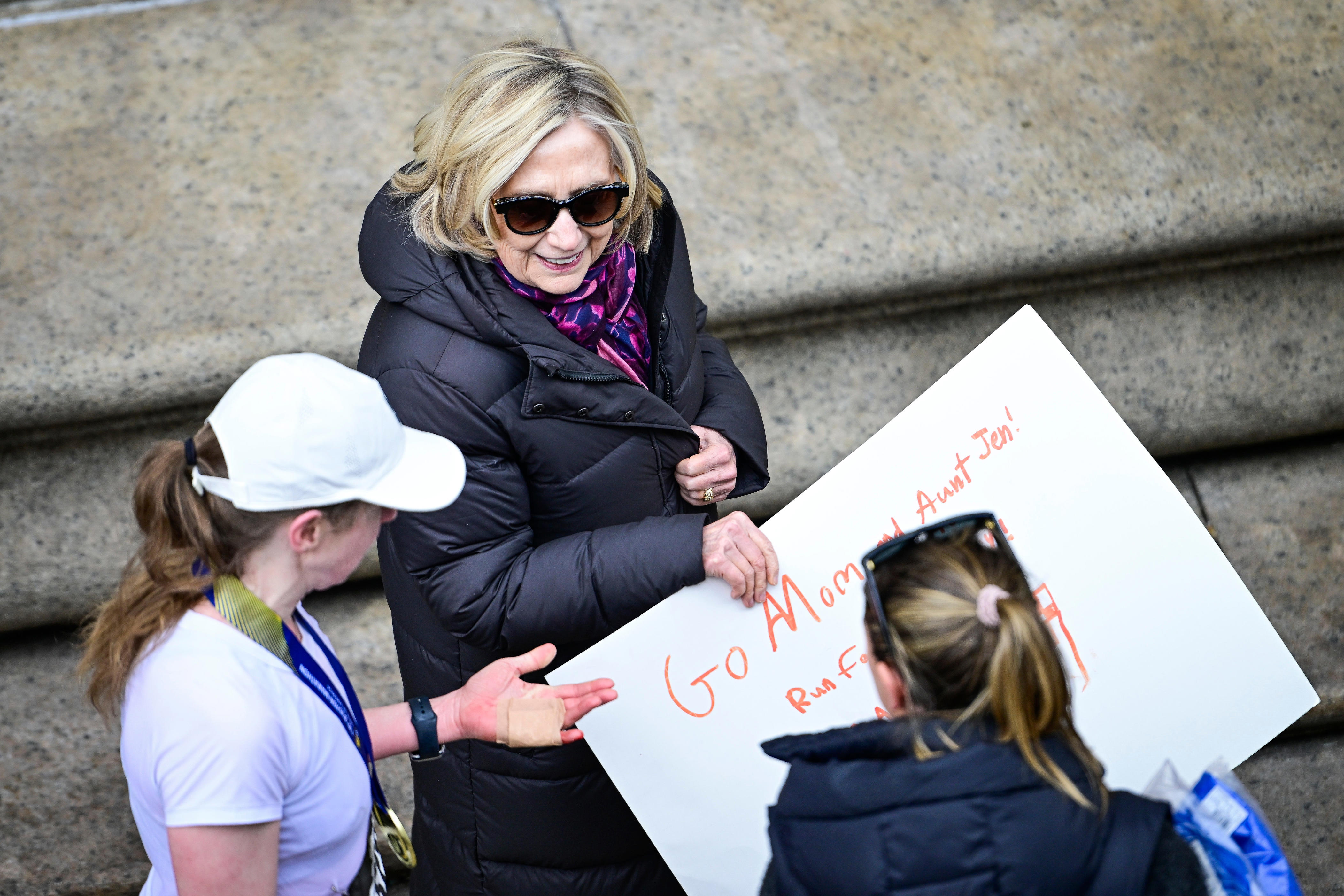 Chelsea Clinton ran the Boston Marathon and her parents were there to ...