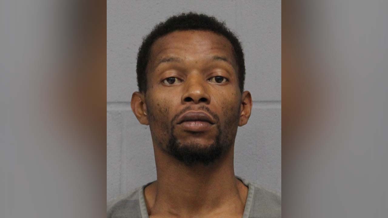 Man charged after driving 100 mph in East Austin, crashing into bus ...