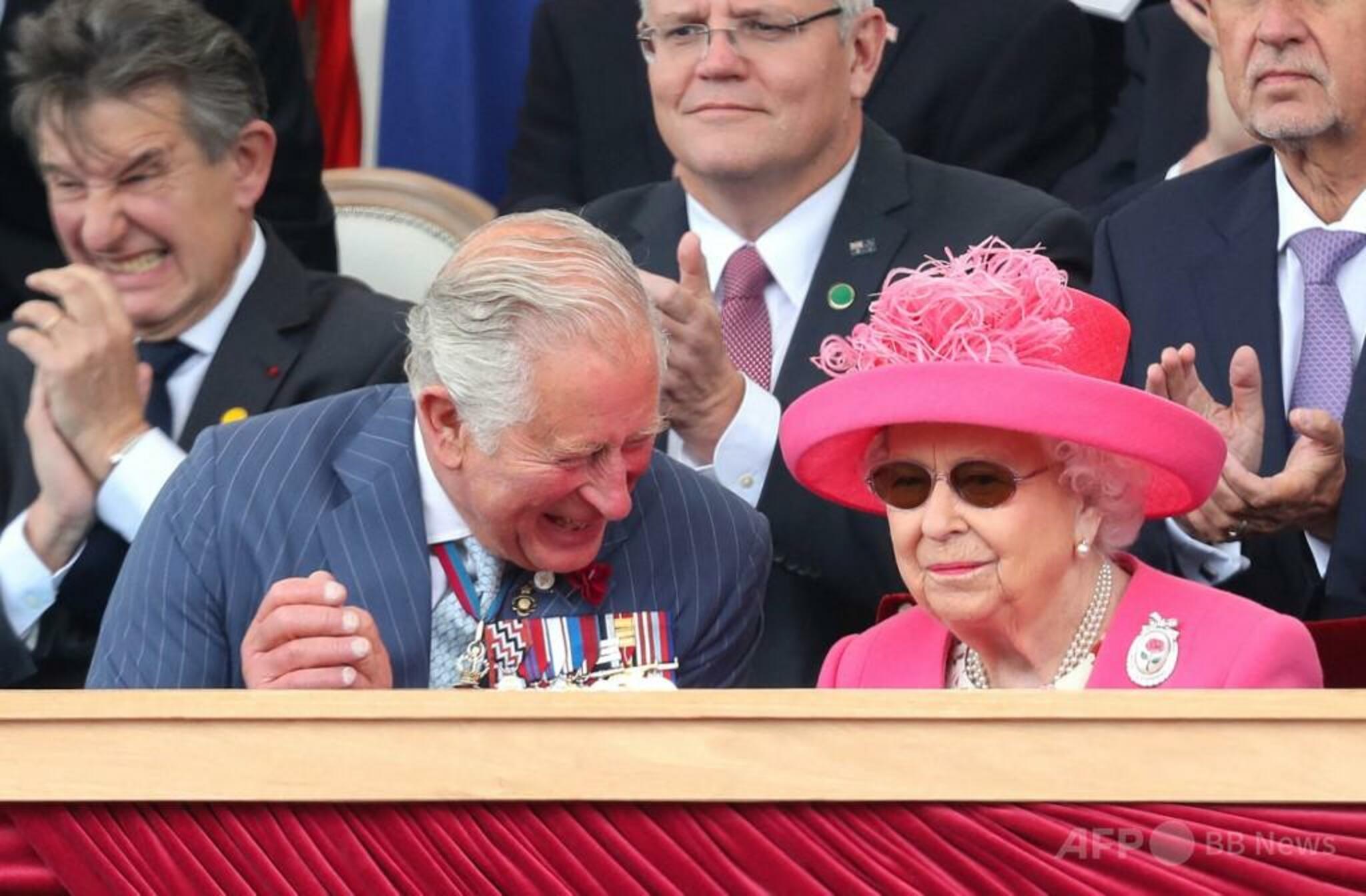 英国王、故エリザベス女王の生誕100年に「愛しい母」追悼