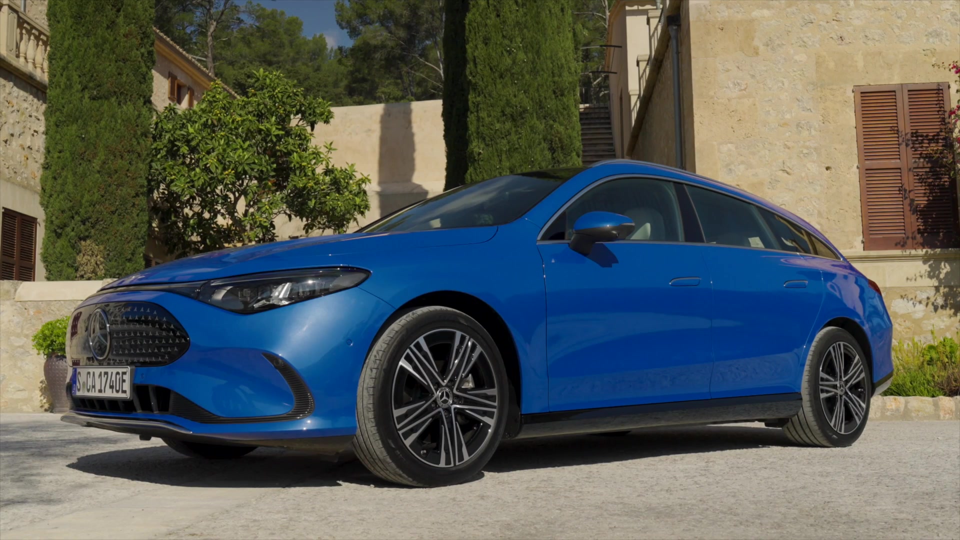 Mercedes-Benz CLA 250+ Shooting Brake with EQ Technology Exterior ...