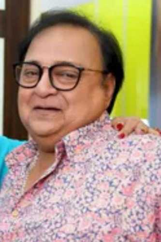 'Never took me in your films': Rakesh Bedi playfully calls out Farah ...