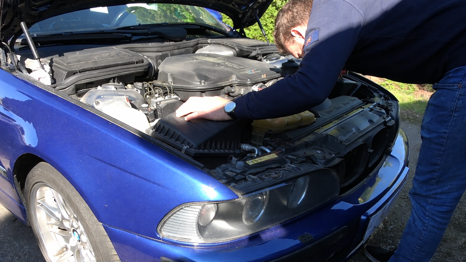 Will this discarded BMW finally run again?