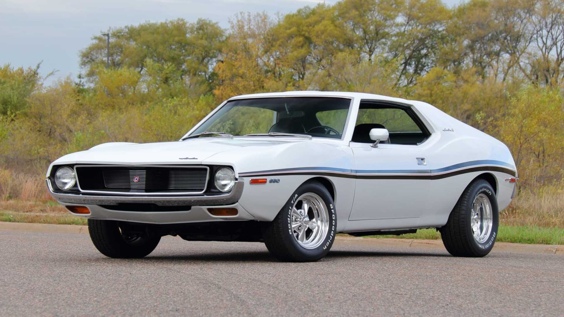 3/4 front view of 1971 AMC Javelin