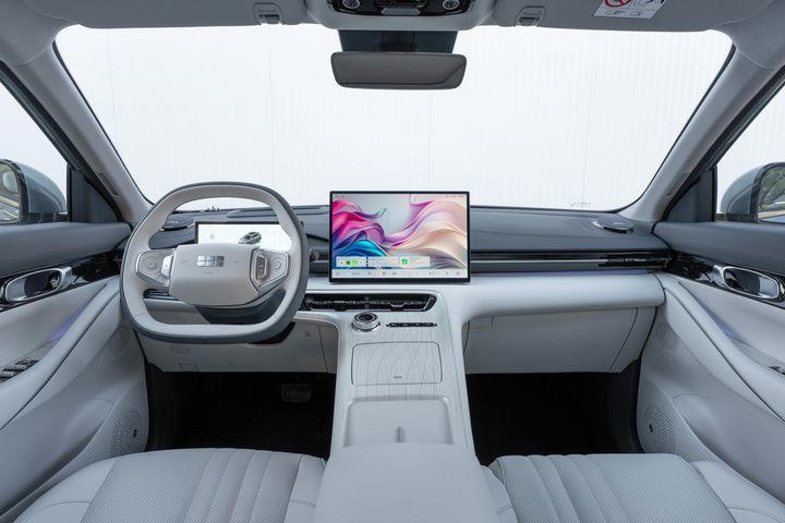 Geely aterriza en España con dos SUV electrificados y yo he sido uno de ...