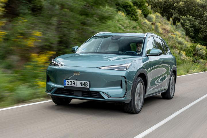 Geely aterriza en España con dos SUV electrificados y yo he sido uno de ...