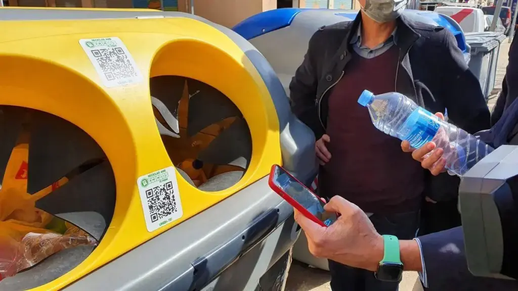 El nuevo modelo de reciclaje que convierte las latas en dinero exige ...