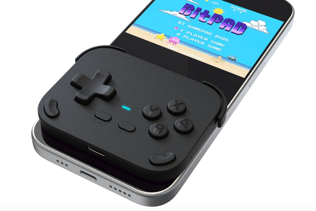 スマホゲーム、指つらい民へ スマホにのせるだけでゲーム機っぽくなるやつ登場