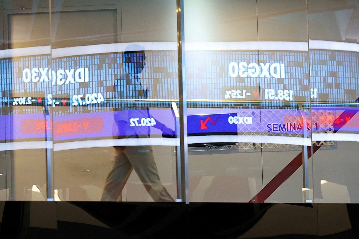 Oil falls and Asian stocks rise on hopes US-Iran talks will resume