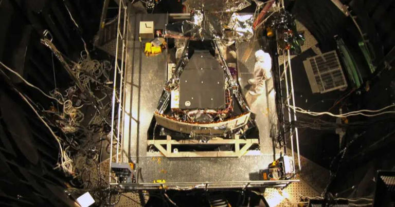 Resilient fungus found on NASA spacecraft could survive trip to Mars ...