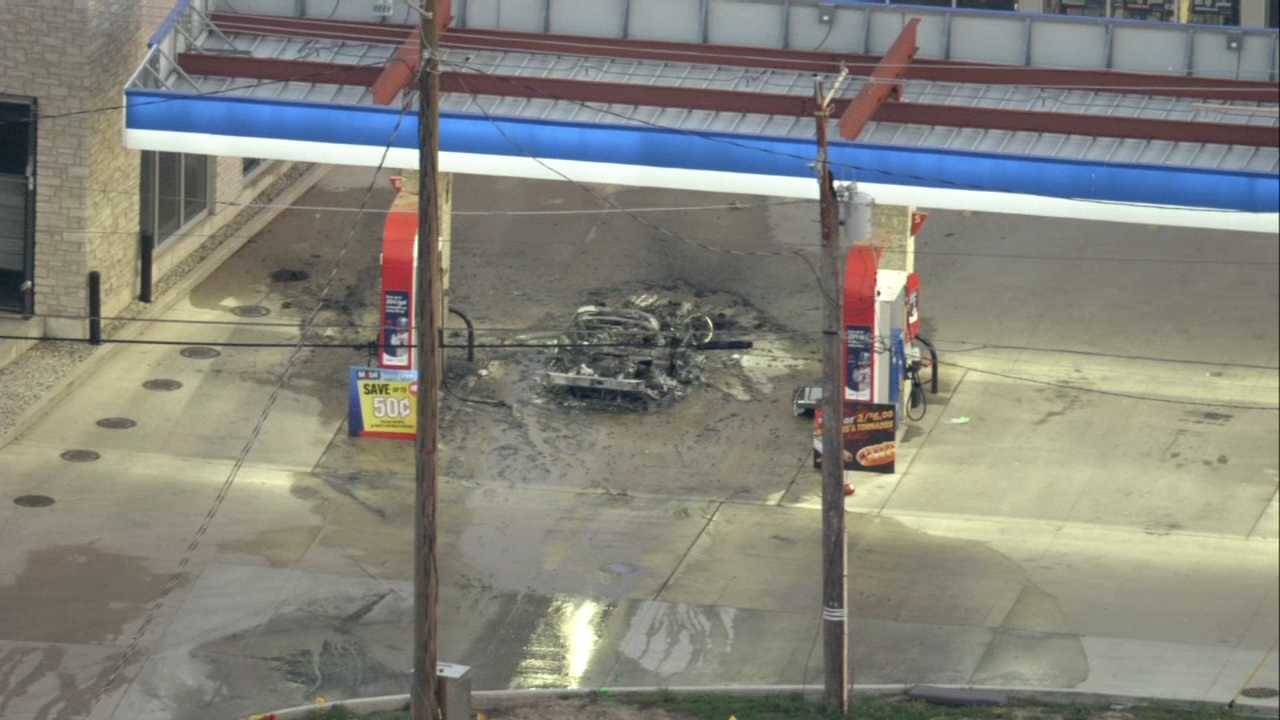 Car fire closes Glen Ellyn gas station