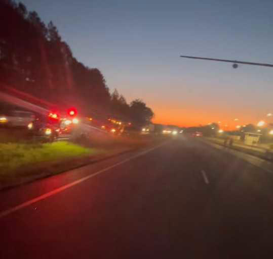 2 injured in crash on I-85 that blocked all lanes Tuesday morning