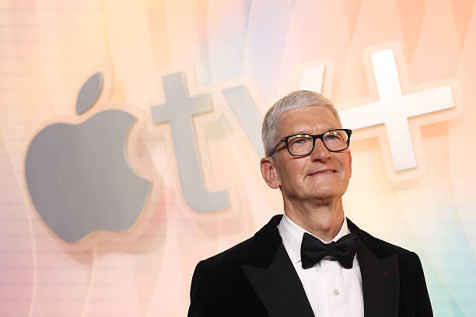 Apple's Tim Cook leaving as CEO may be seen as 'mixed,' change in ...