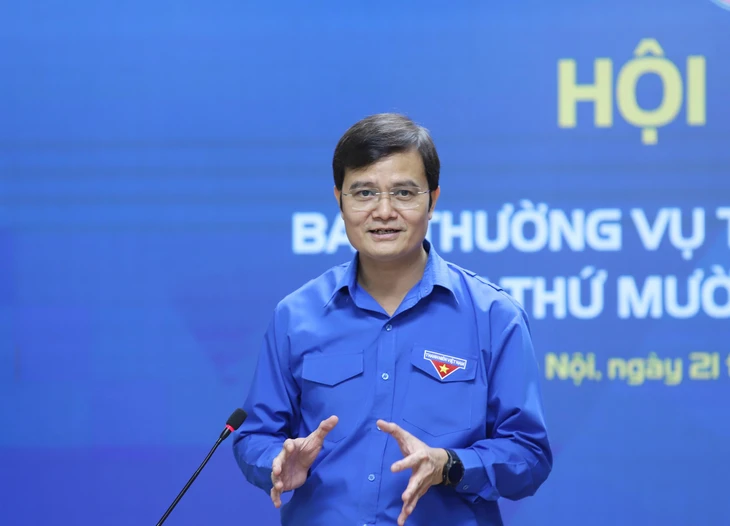 Áp lực học tập, việc làm, môi trường mạng ngày càng đè nặng lên thanh niên