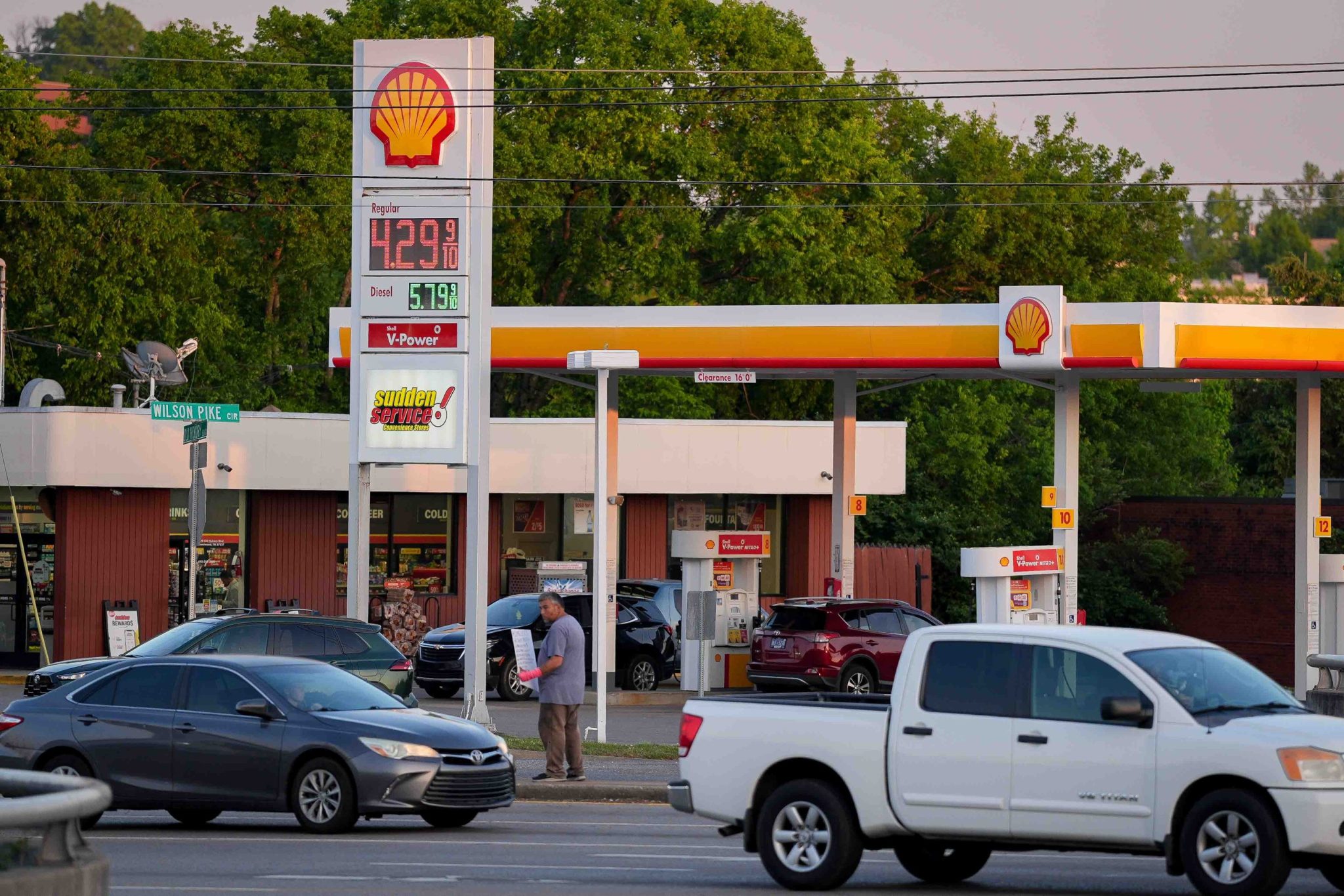 US energy sec says gas prices have likely peaked, but won’t go below $3 ...