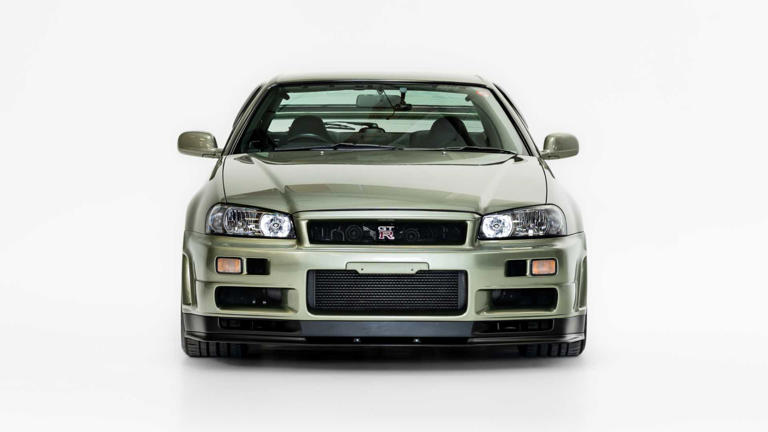 The R34 Skyline GT-R had a digital telemetry screen a decade before any ...