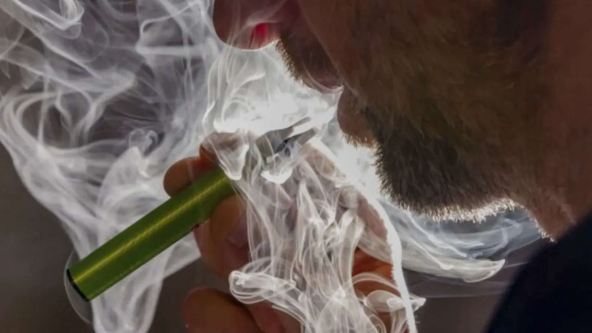 elfbar nachfüll pod läuft aus Using e-cigarettes in the office is becoming a burning issue | Vaping main image 0