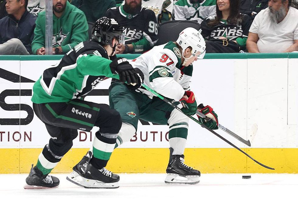 Johnston and Stars beat Wild 4-2 in game 2 to even their first-round ...