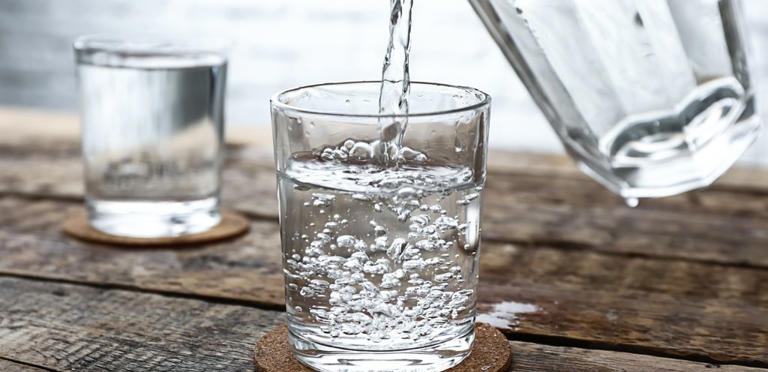 شرب الماء ضروري في الصباح