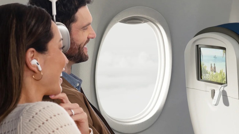 This tiny gadget is the best way to use Bluetooth on a flight